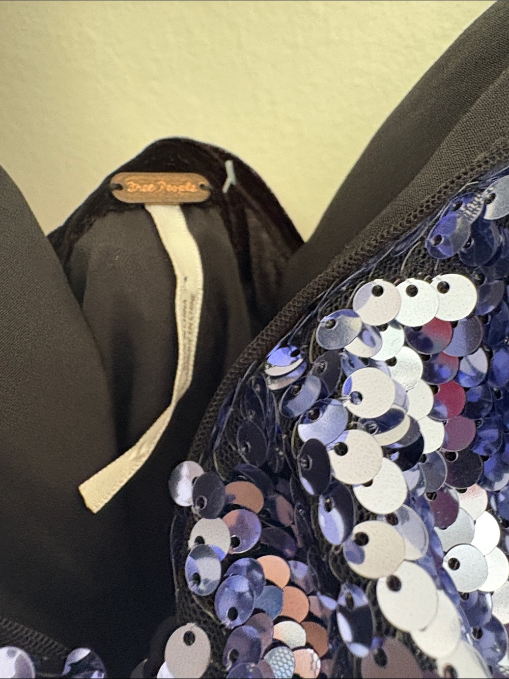 Free people mini dress with purple sequins, ruffles and waffles and velvet tie - Picture 3 of 5